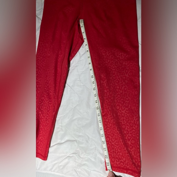 Never worn Zyia Red patterned leggings crossover front bum ruching size 12 - Picture 4 of 4